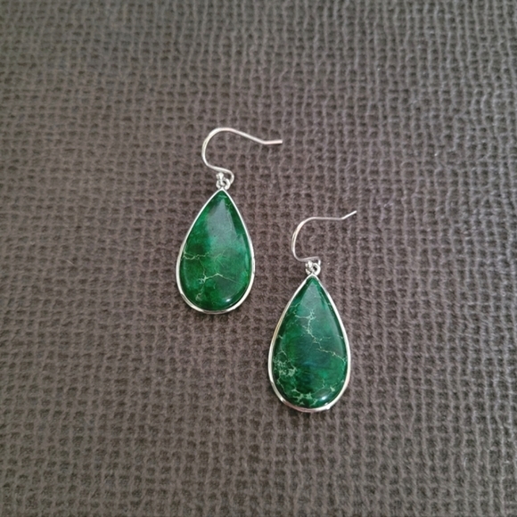 Iris & Lily Green💚 Jasper Earrings - Picture 4 of 16